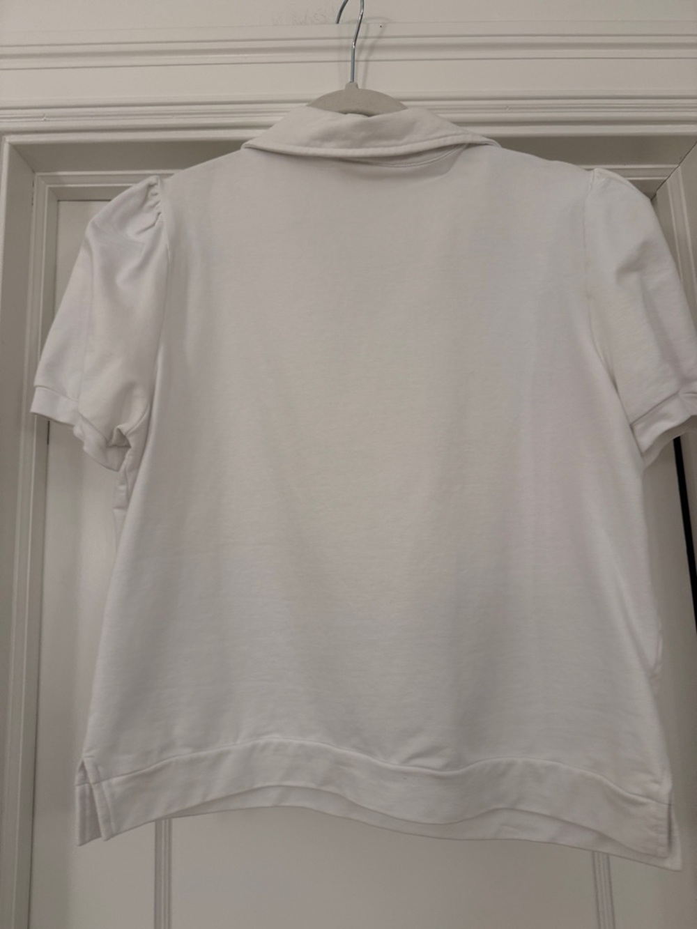 Crisp White Collared V-Neck Short Sleeve Button-Style Top - Picture 5 of 5